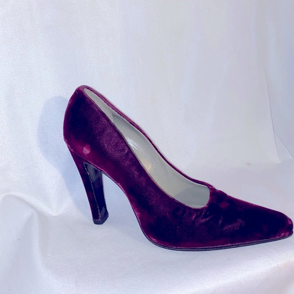 Prada Velvet Pumps - Picture 4 of 12